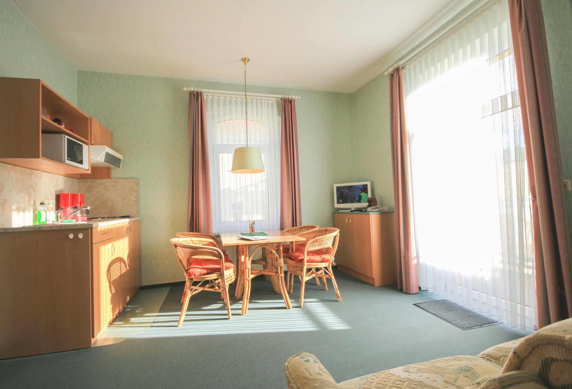 Appartementhaus Zum Strandkorb Ostseebad Kühlungsborn Eksteriør billede